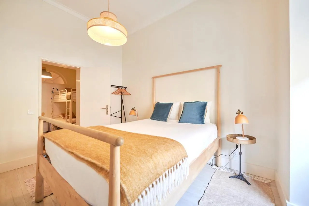 Apartament Charming 3Br Apt W/ Patio, By Timecooler Lizbona
