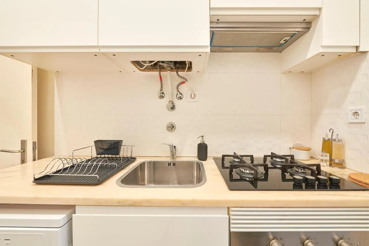 Charming 3Br Apt W/ Patio, By Timecooler Lizbona 0*,  Portugalia